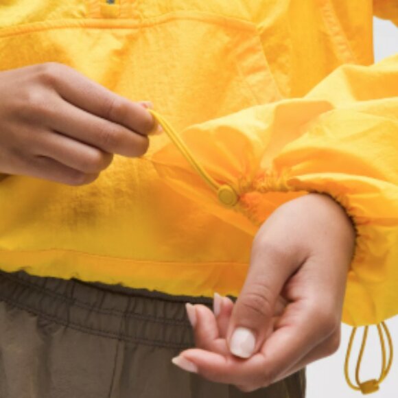 NWT Lululemon Scuba Cropped Anorak | Maize Yellow | Size 2 (European 28) - Picture 5 of 10